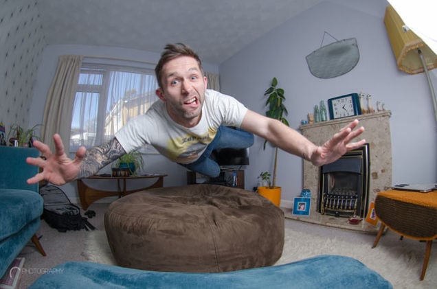 Photographer Creates Impressive Wiping Out-In-Kitchen Selfie aieaxjr9xcpkijsnlfpv
