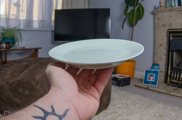 Photographer Creates Impressive Wiping Out-In-Kitchen Selfie hyam1vjzgkzpodbli2jm