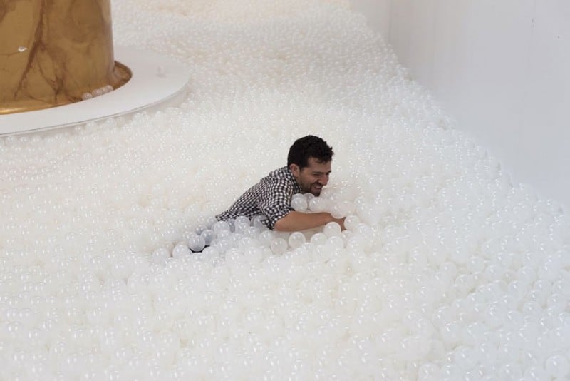 indoor-ball-pit-bubble-ocean-the-beach-snarkitecture-national-building-museum-12