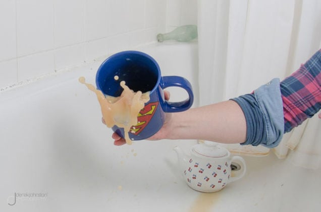 Photographer Creates Impressive Wiping Out-In-Kitchen Selfie yl2ldvntgko7iuadrl1n