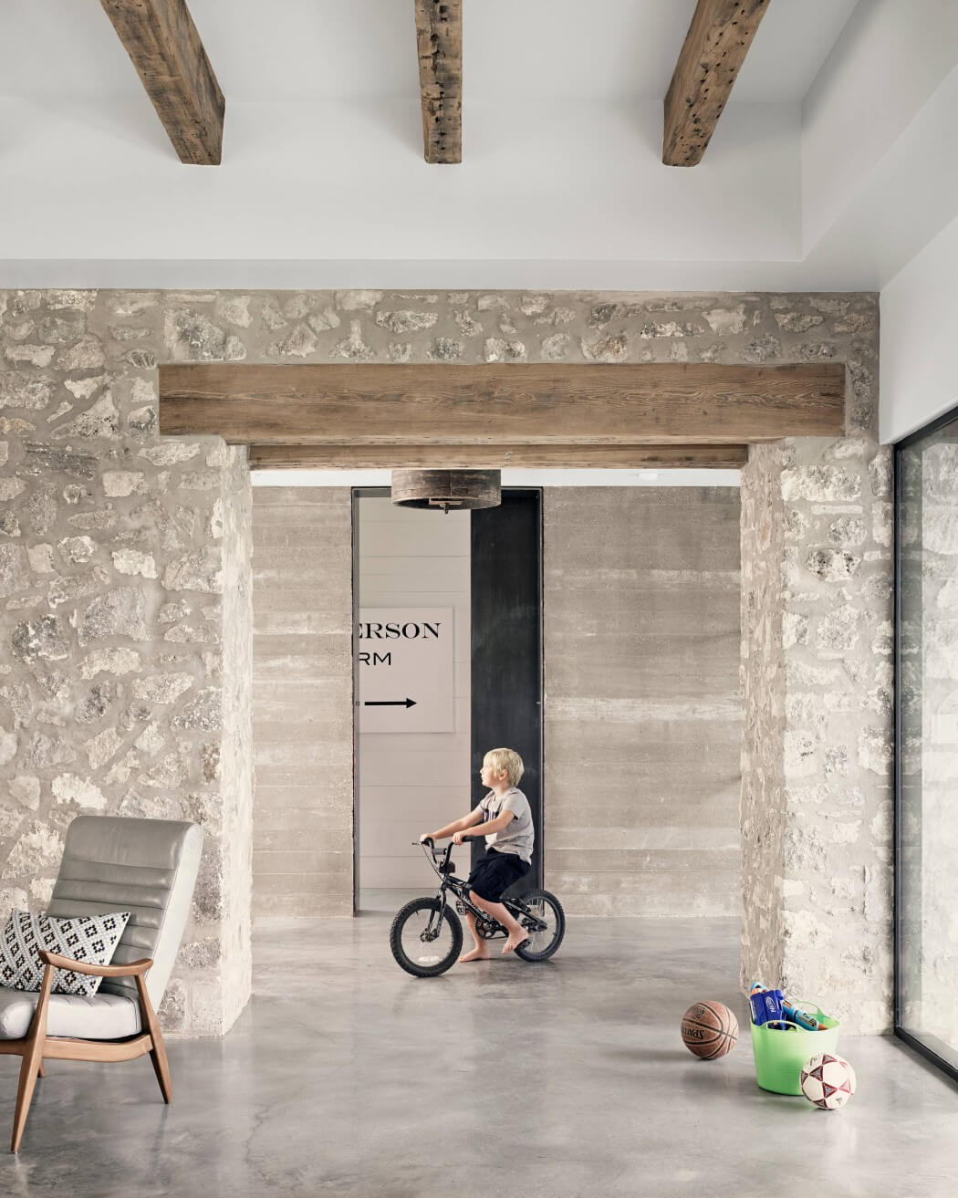 005-farmhouse-shiflet-group-architects-1050x1313