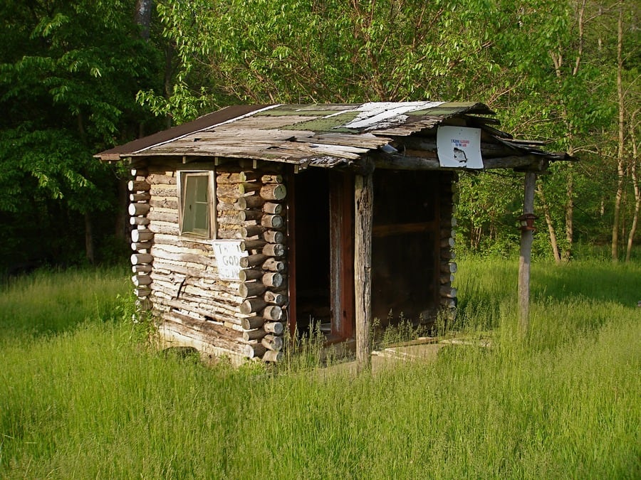 the-most-beautiful-abandoned-cabins-waiting-for-owners-to-come-23