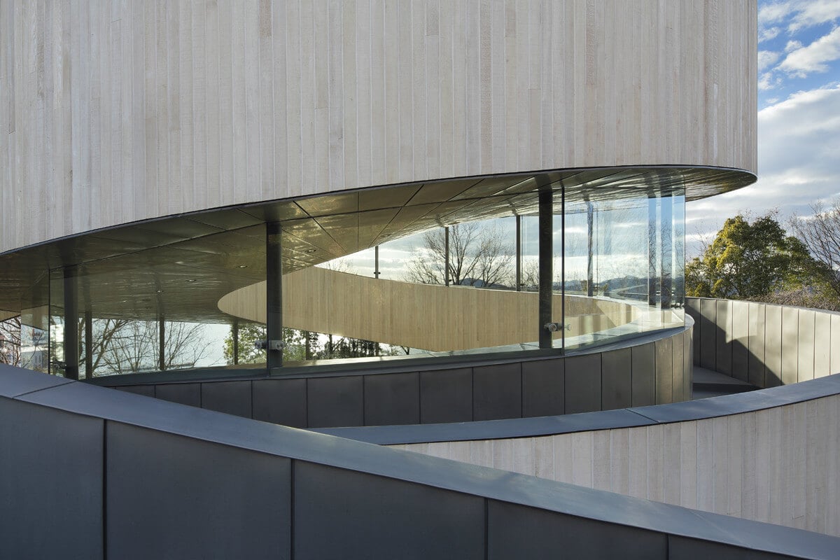 Ribbon Chapel By Hiroshi Nakamura & NAP Co arch2o-hiroshinakamura-ribbonchapel-07