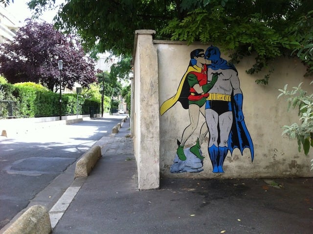 Batman-and-Robin-kissing_-By-memeIRL-in-France-1-liten