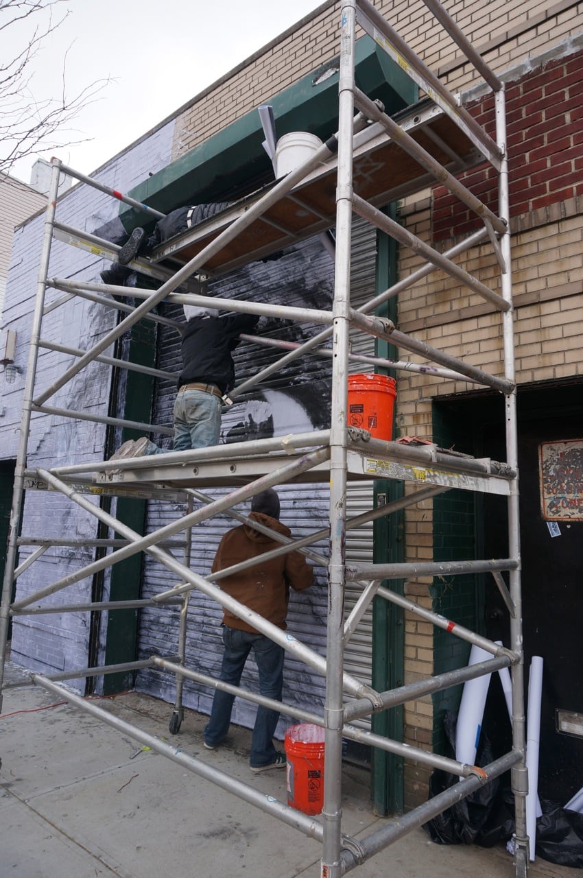 Street Artist JR Teams Up with Daniel Arsham for a Mural in NYC jr-daniel-arsham-am-218