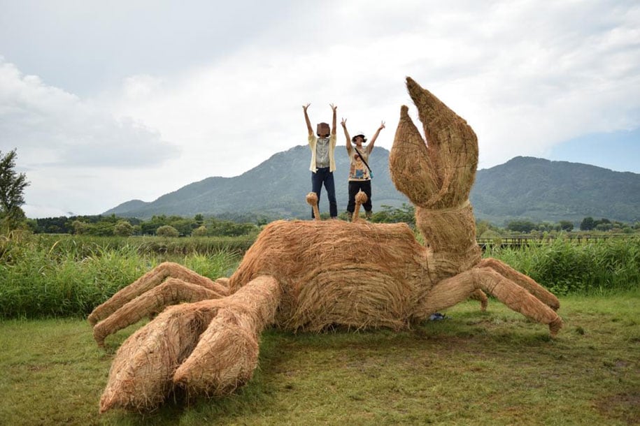 dinosaur-straw-sculptures-wara-art-festival-2015-niigata-japan-670