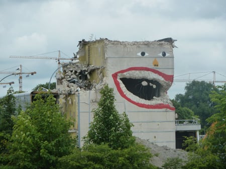 rubbish street art
