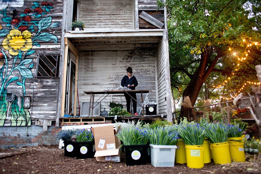 abandoned-house-transformed-flower-house-lisa-waud-heather-saunders-22