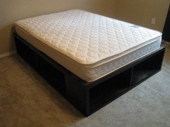 Space_Efficient_Homemade_storage-bed