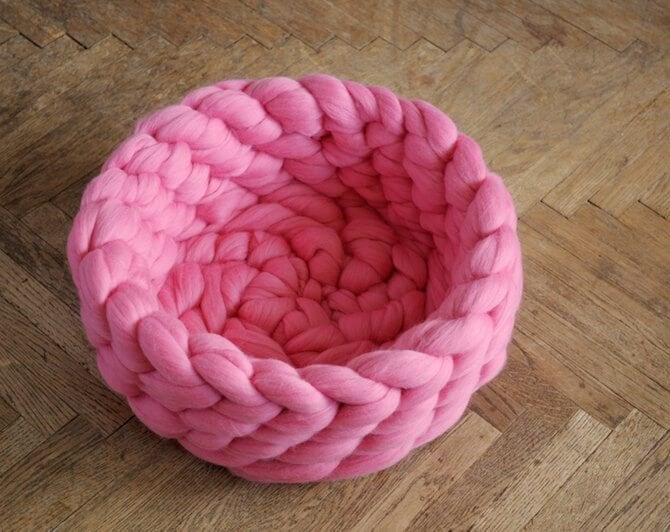 Super Chunky Knitted Beds For Pets by Anna Mo chunky-knits-pets-ohhio-anna-mo-freeyork-2