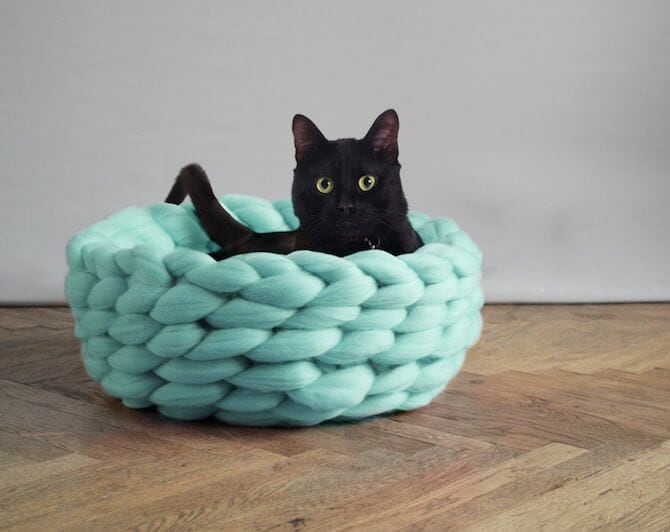 Super Chunky Knitted Beds For Pets by Anna Mo chunky-knits-pets-ohhio-anna-mo-freeyork-3