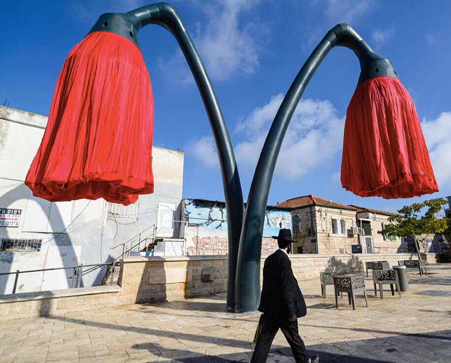 motion-activated-inflating-flowers-warde-hq-architects-jerusalem-5