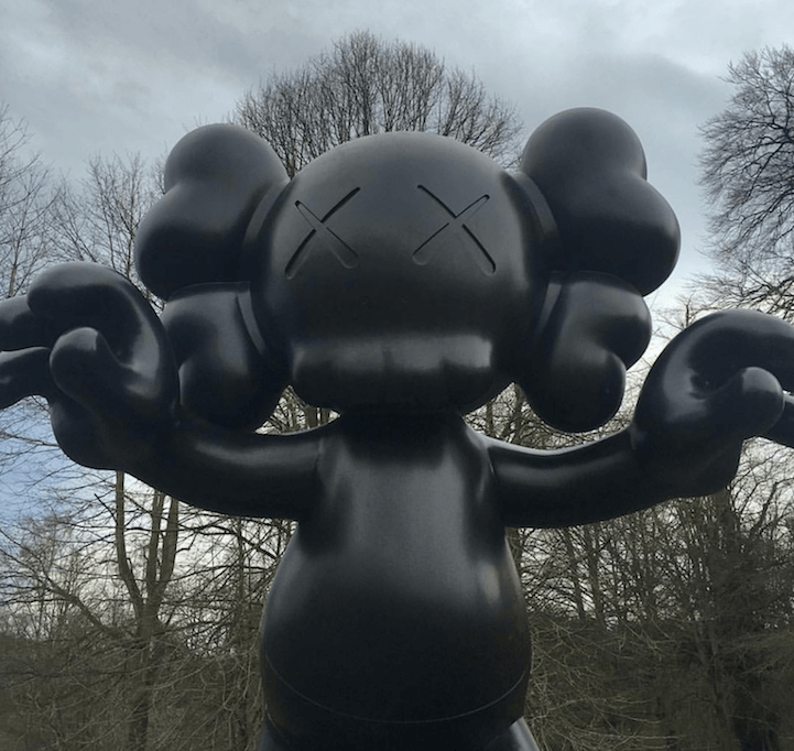 kaws-sculptures-yorkshire-sculpture-park-fy-7