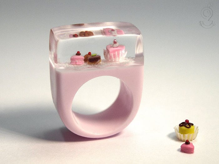 miniature-worlds-inside-jewelry-isabell-kiefhaber-germany-15