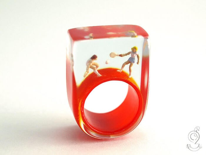 miniature-worlds-inside-jewelry-isabell-kiefhaber-germany-2