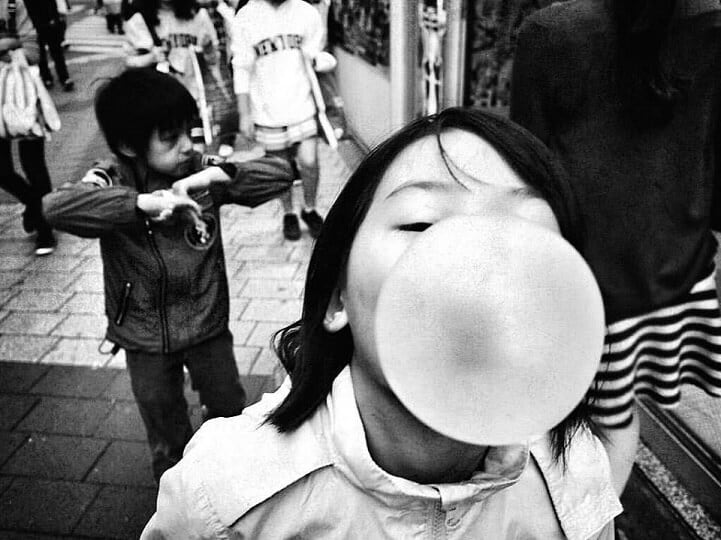 Street Photographer Captures Candid Moments in Tokyo chulsu-kim-street-photo-fy-13