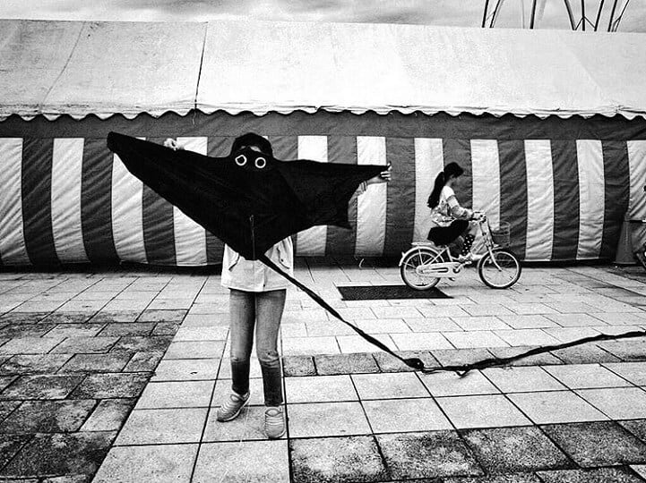 Street Photographer Captures Candid Moments in Tokyo chulsu-kim-street-photo-fy-6
