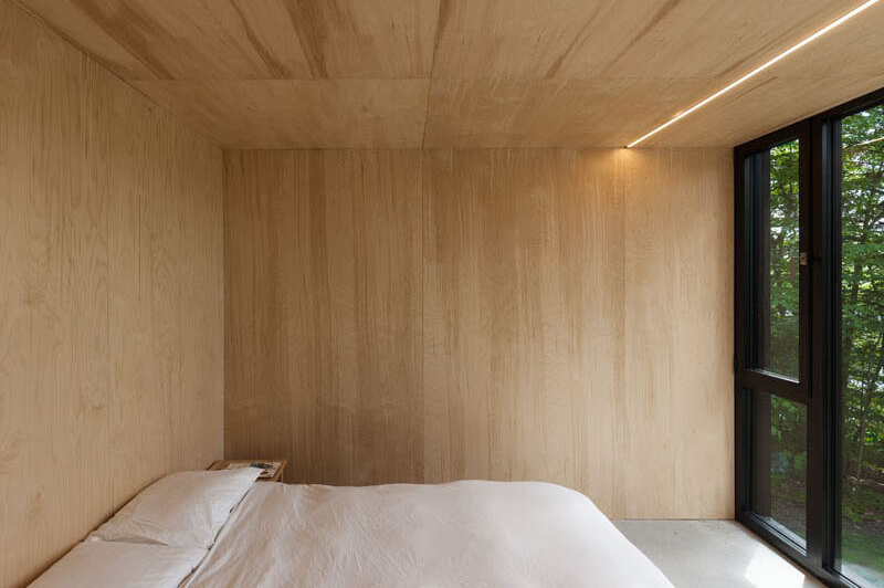 Modern Cabin in Hemlock Forest modern-cabin-hemlock-forest-quebec-canada-15