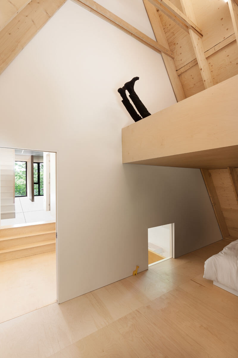 Modern Cabin in Hemlock Forest modern-cabin-hemlock-forest-quebec-canada-17