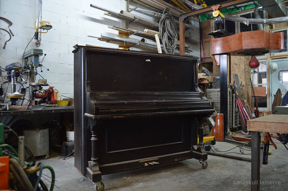 Artist Connected Two Parts of Piano With a Wishbone piano-wishbone-6