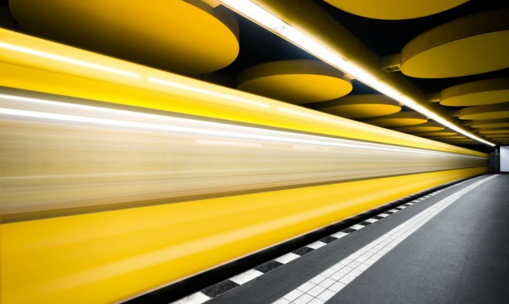 Stunning Photos Capture the Underappreciated Beauty of Empty Subways chris-forsyth-metro-project-6
