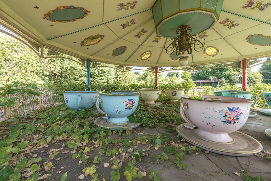 Forsaken Japanese Dreamland Theme Park by Romain Veillon japan-romain-veillon-11