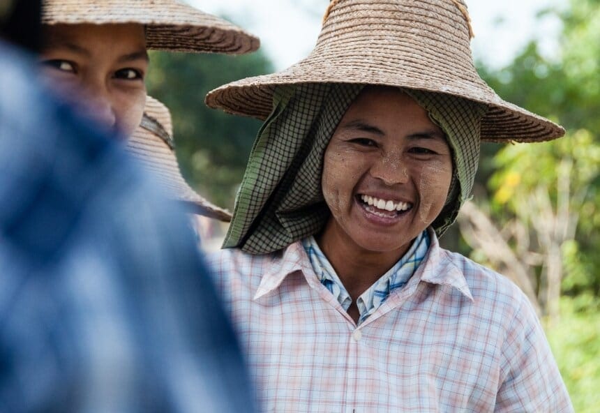 Wonderful Photographs that Captures the Warm Spirit of the World mike-hawkins-smile-8