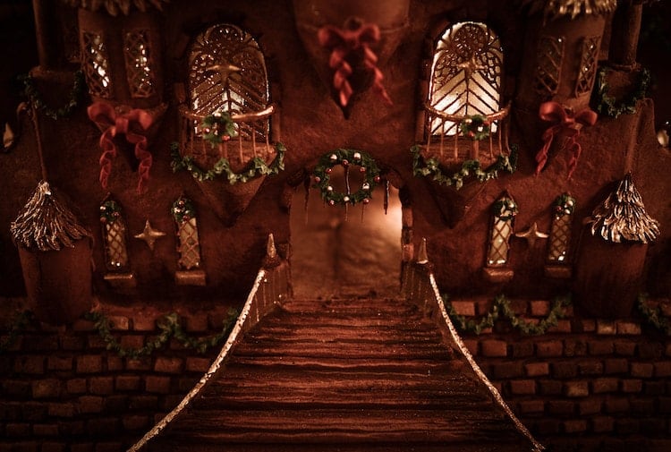 christine-mcconnell-gingerbread-castle-10-min