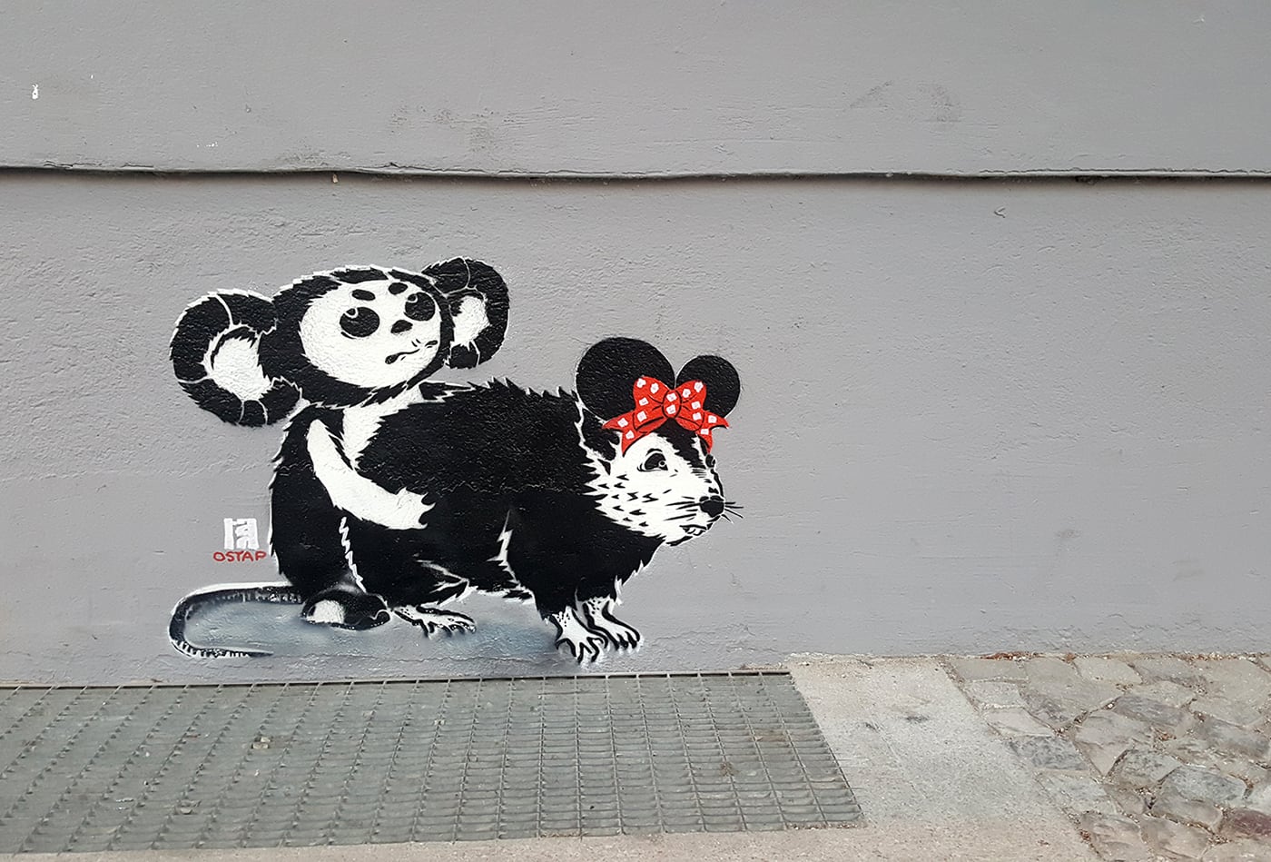 loving disney stencil street art Ostap kastanienallee berlin2016