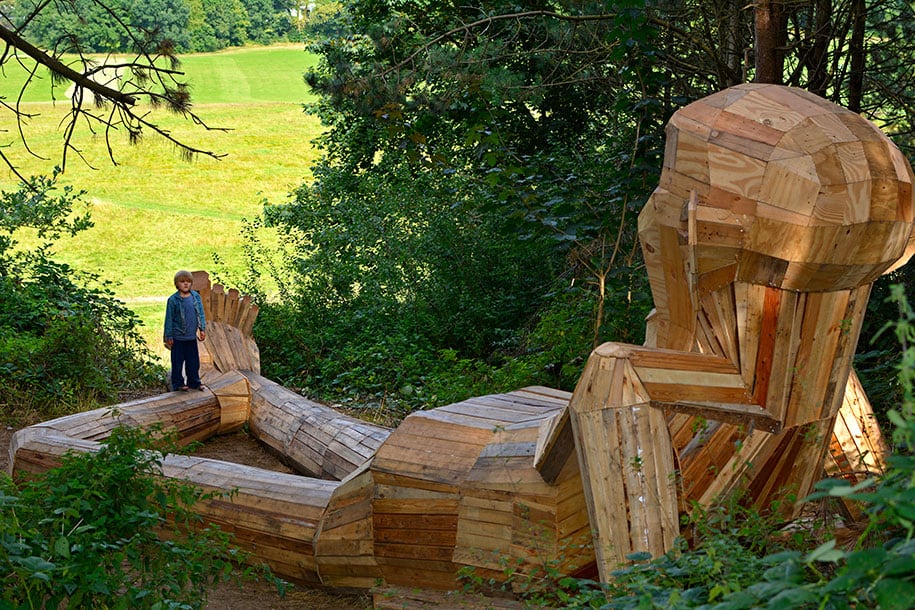 wooden sculptures copenhagen thomas dambo freeyork 17