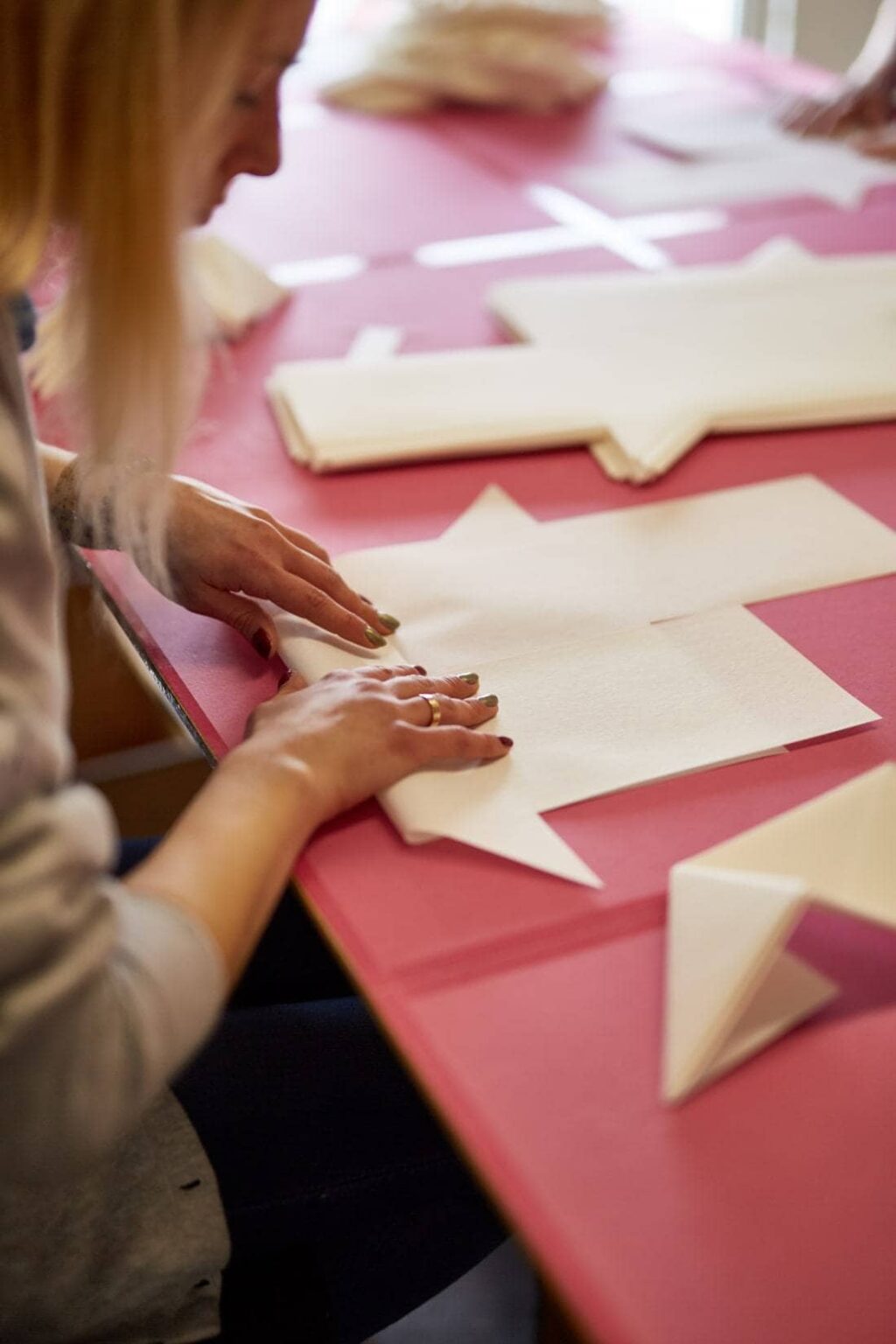 An Artist Creates Giant Suspended Sculpture From Thousands Of Pieces Of ...