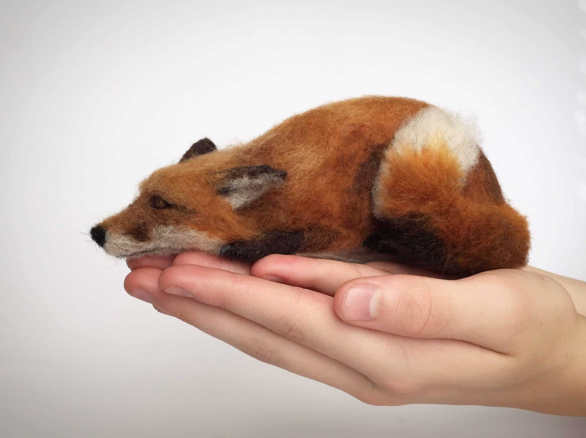 An Artist Creates Lifelike Animals Felted Sculptures That Fit On Your ...