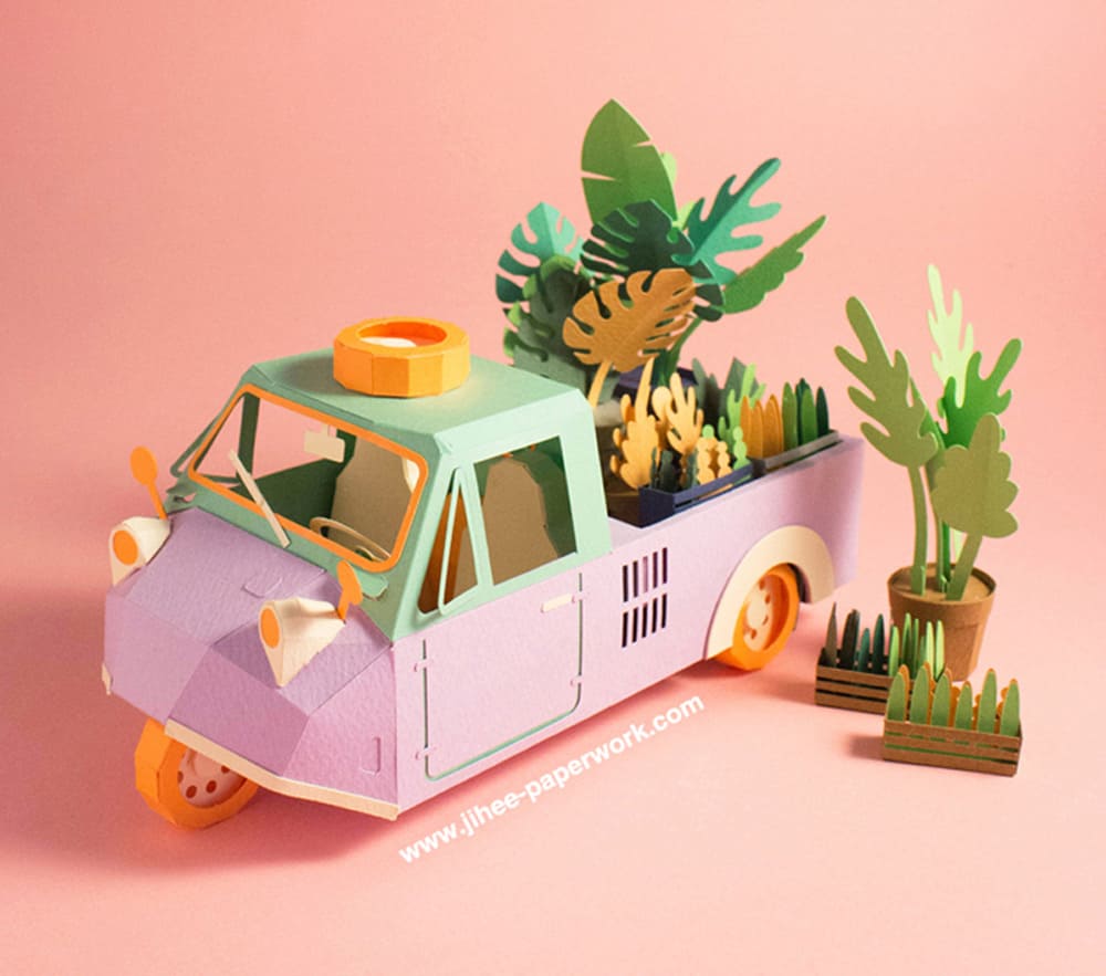 Korean artist Lee Ji-Hee creates meals and household Goods from colored paper