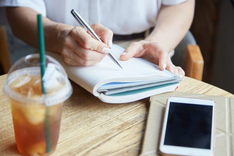 Top 7 Decent Essay Writing Services to Use in