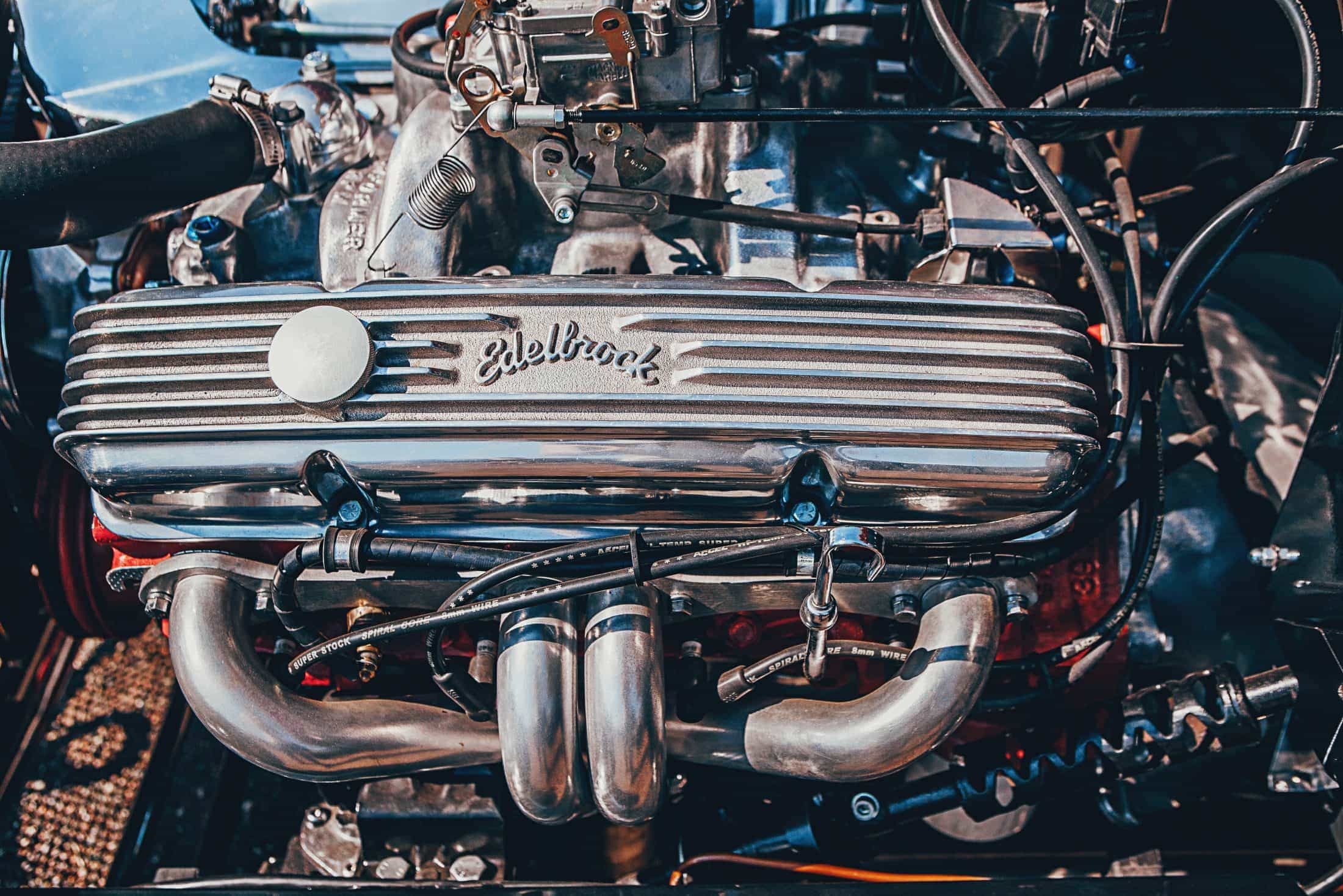 Discover these 8 tips to maintain your car engine