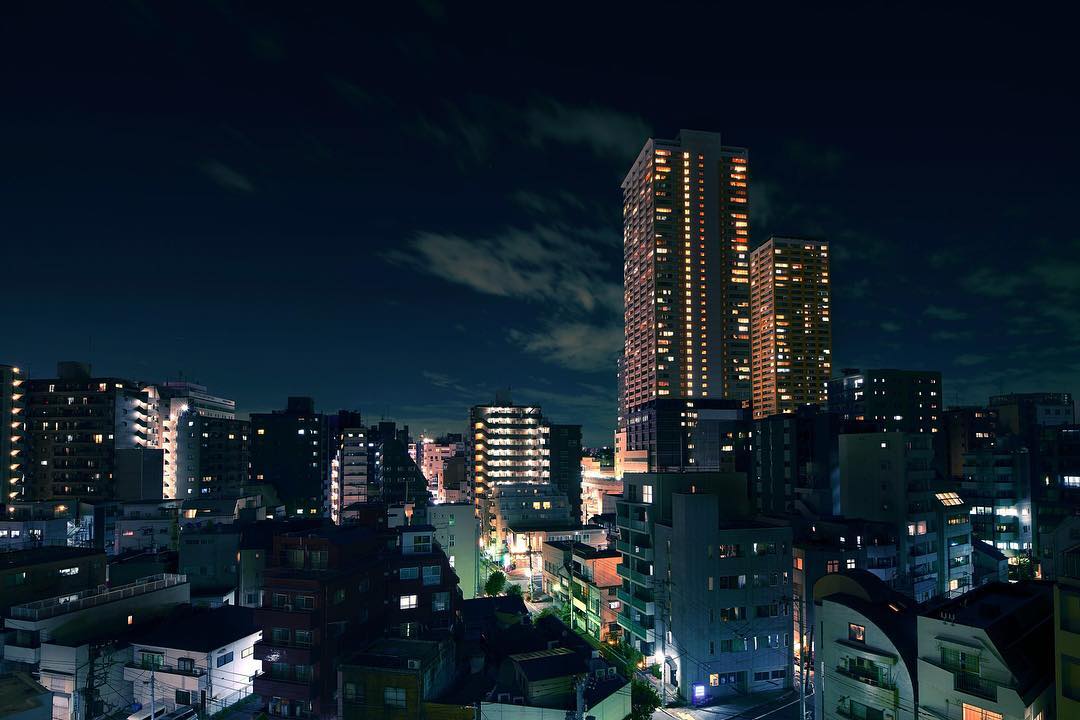 Photographer Axel Corjon takes photos of large metropolitan cities at night