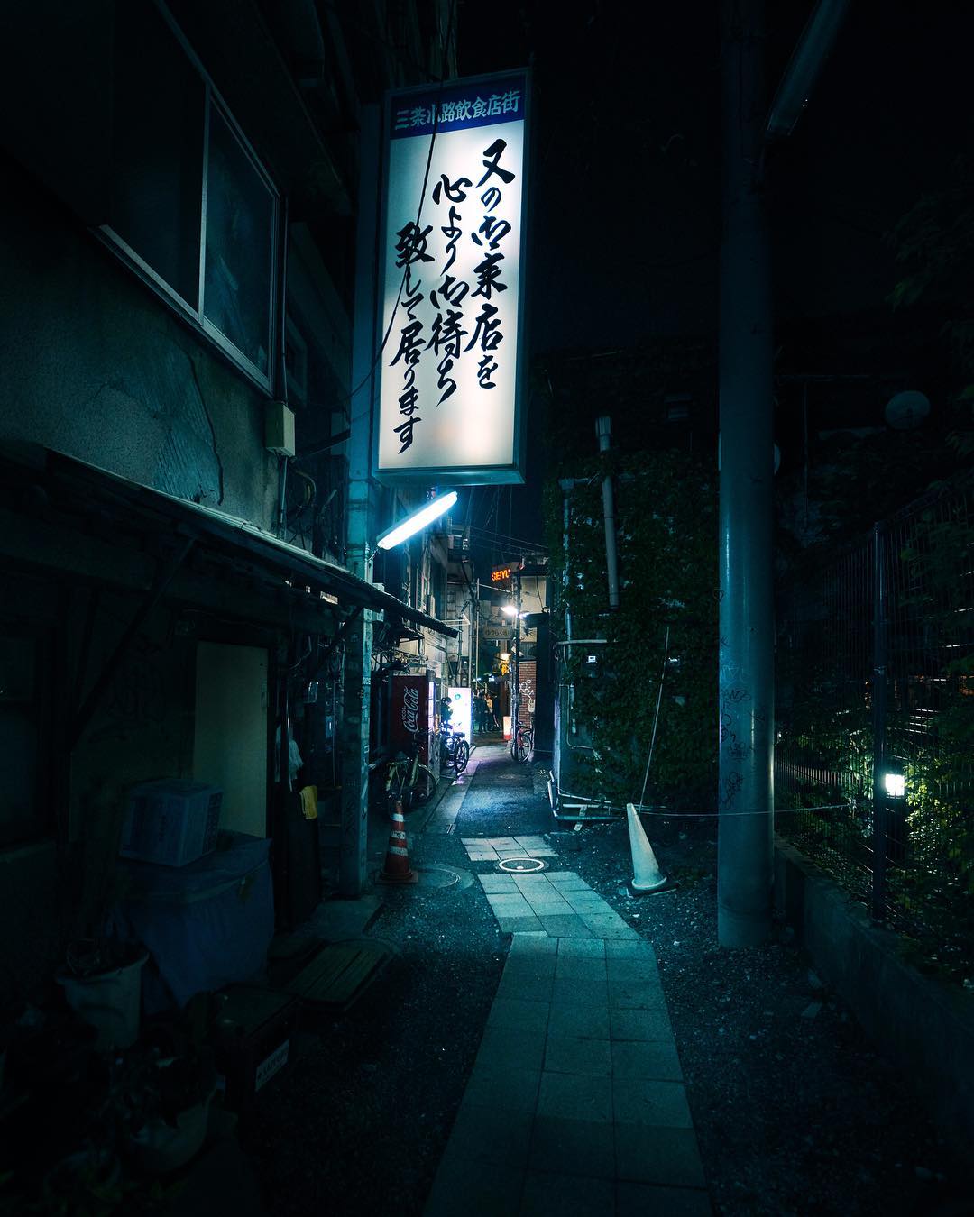 Photographer Axel Corjon takes photos of large metropolitan cities at night
