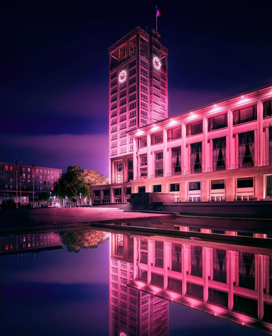 Photographer Axel Corjon takes photos of large metropolitan cities at night