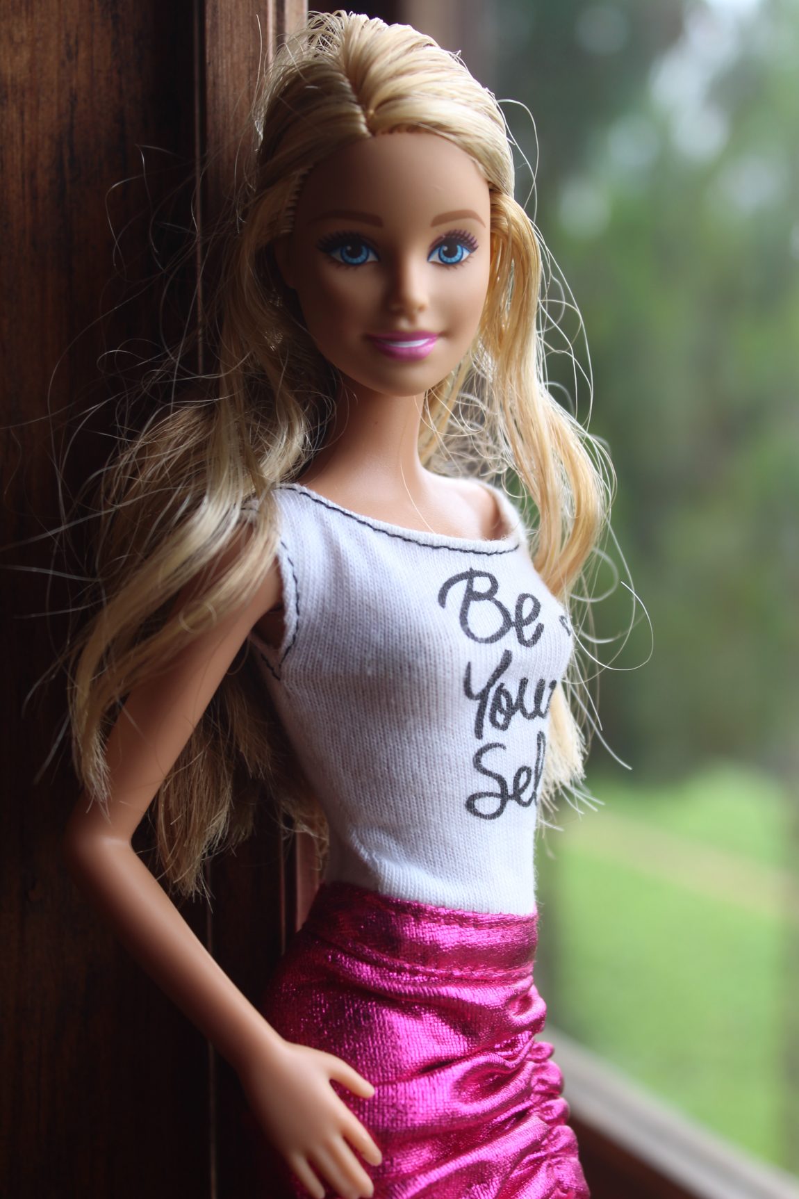 Barbie blonde-haitred barbie doll photo