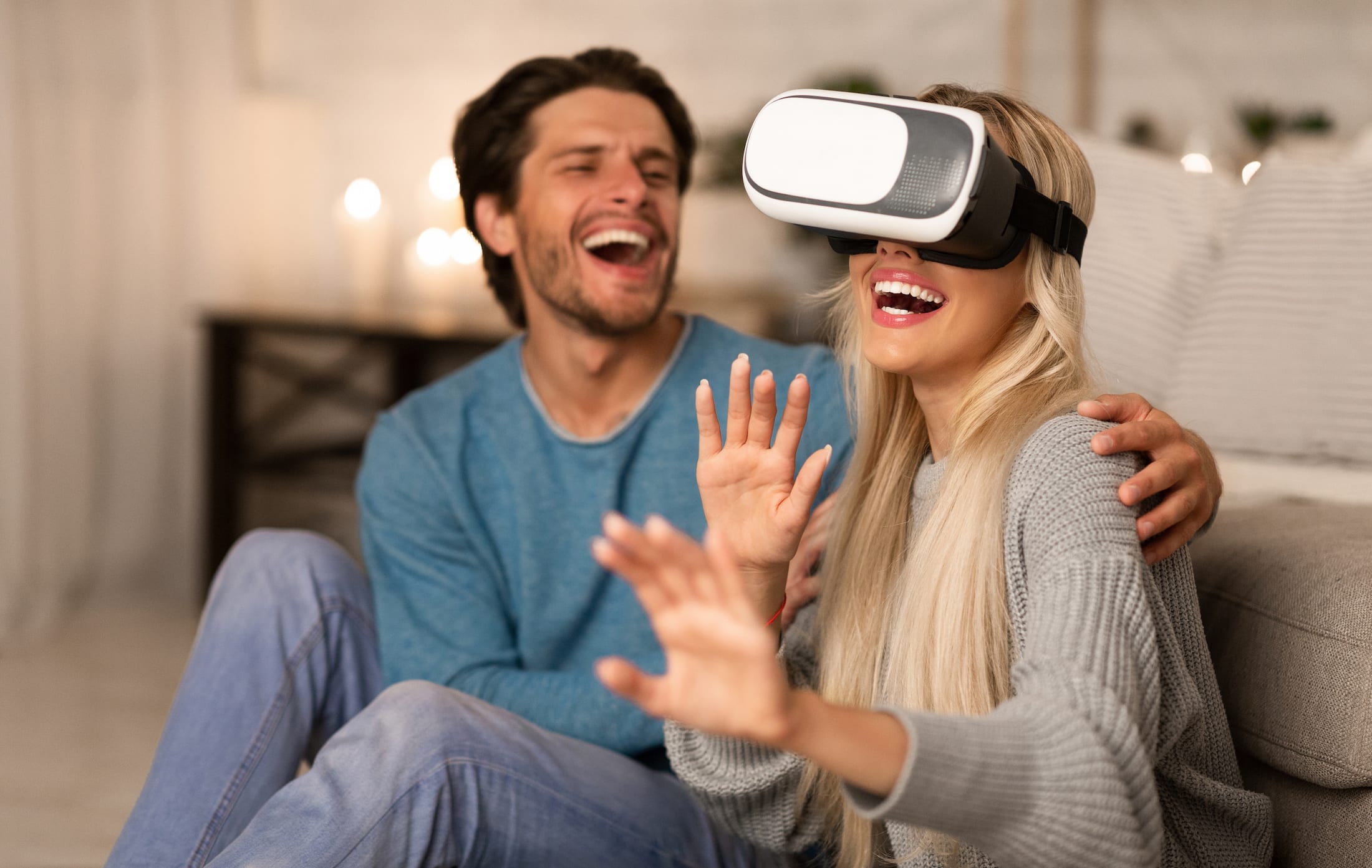 millennial couple experiencing virtual reality at KRV8WYT