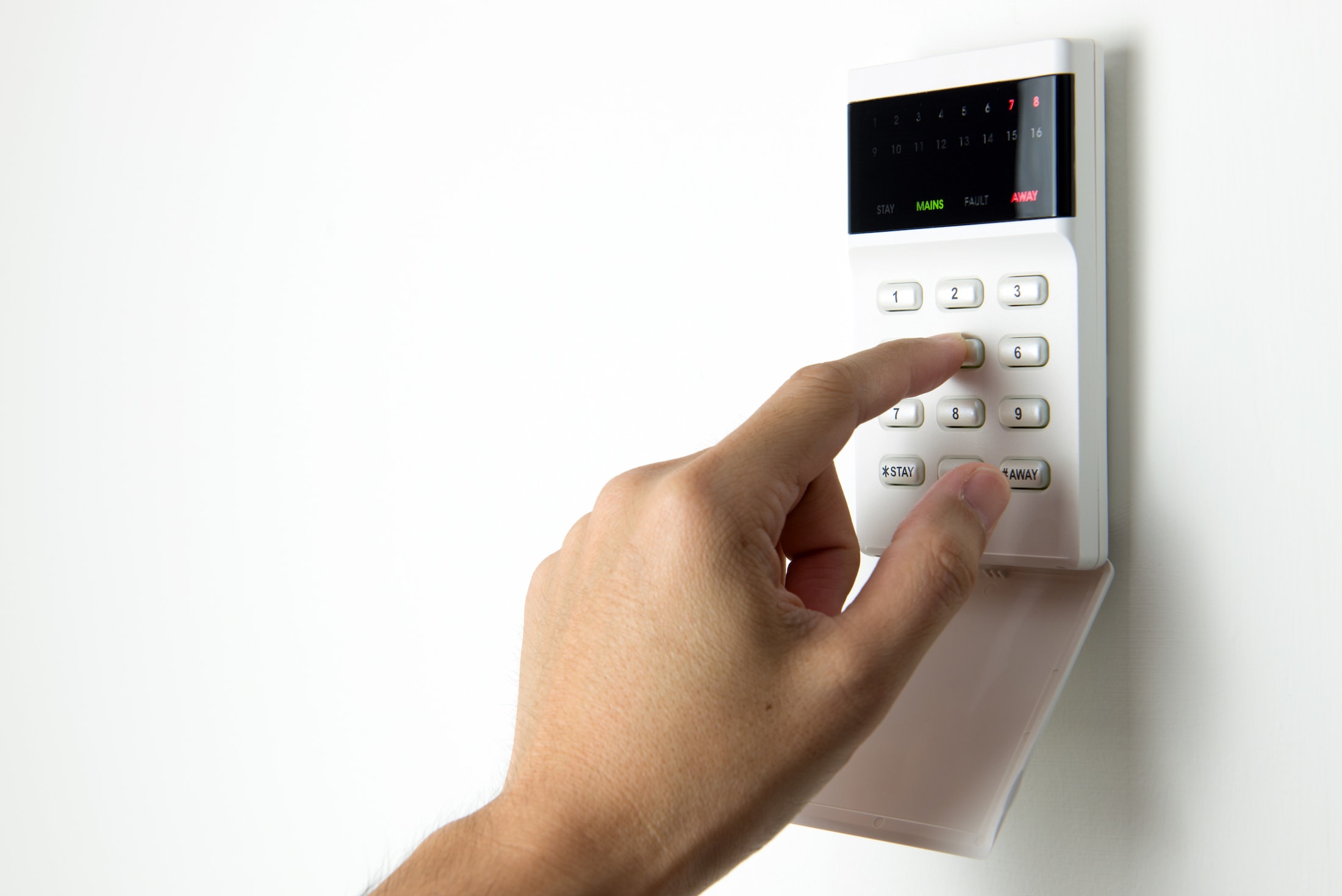 4 Main Advantages Of Having An Alarm System | FREEYORK