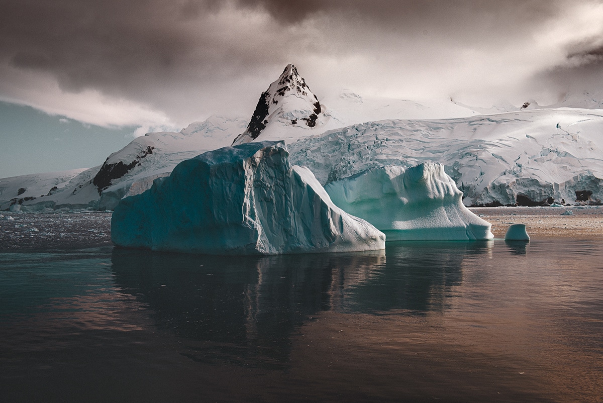 Photographs of Antarctica shine a light on its captivating ivy blue surface
