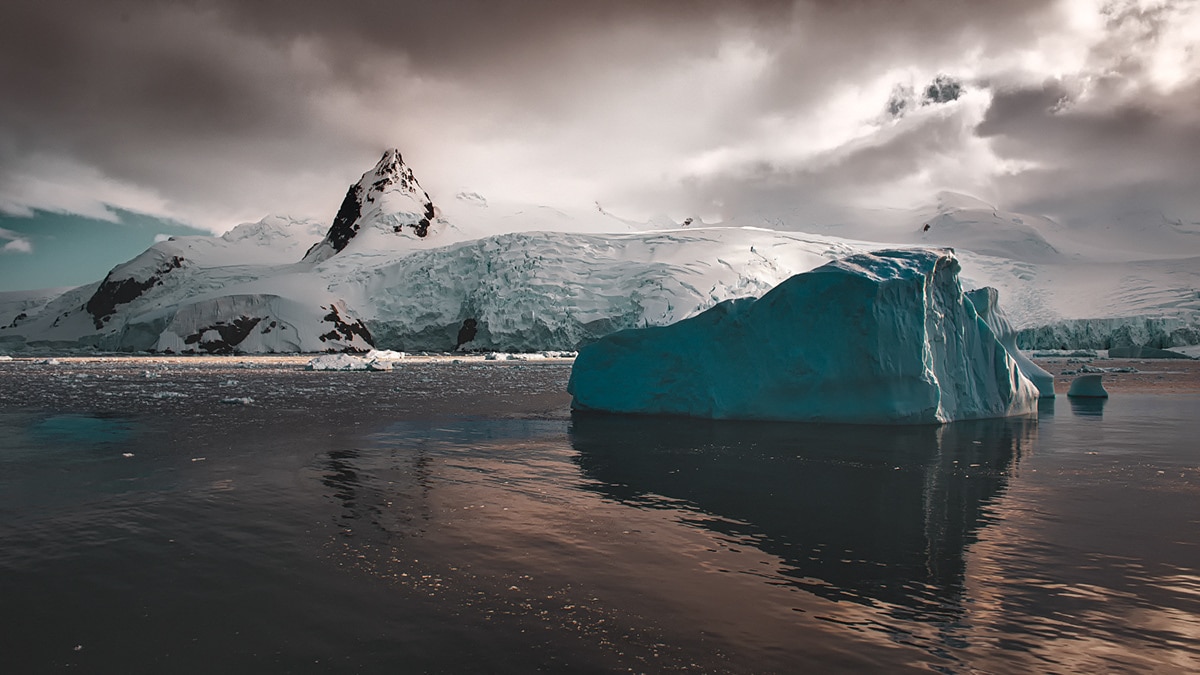 Photographs of Antarctica shine a light on its captivating ivy blue surface