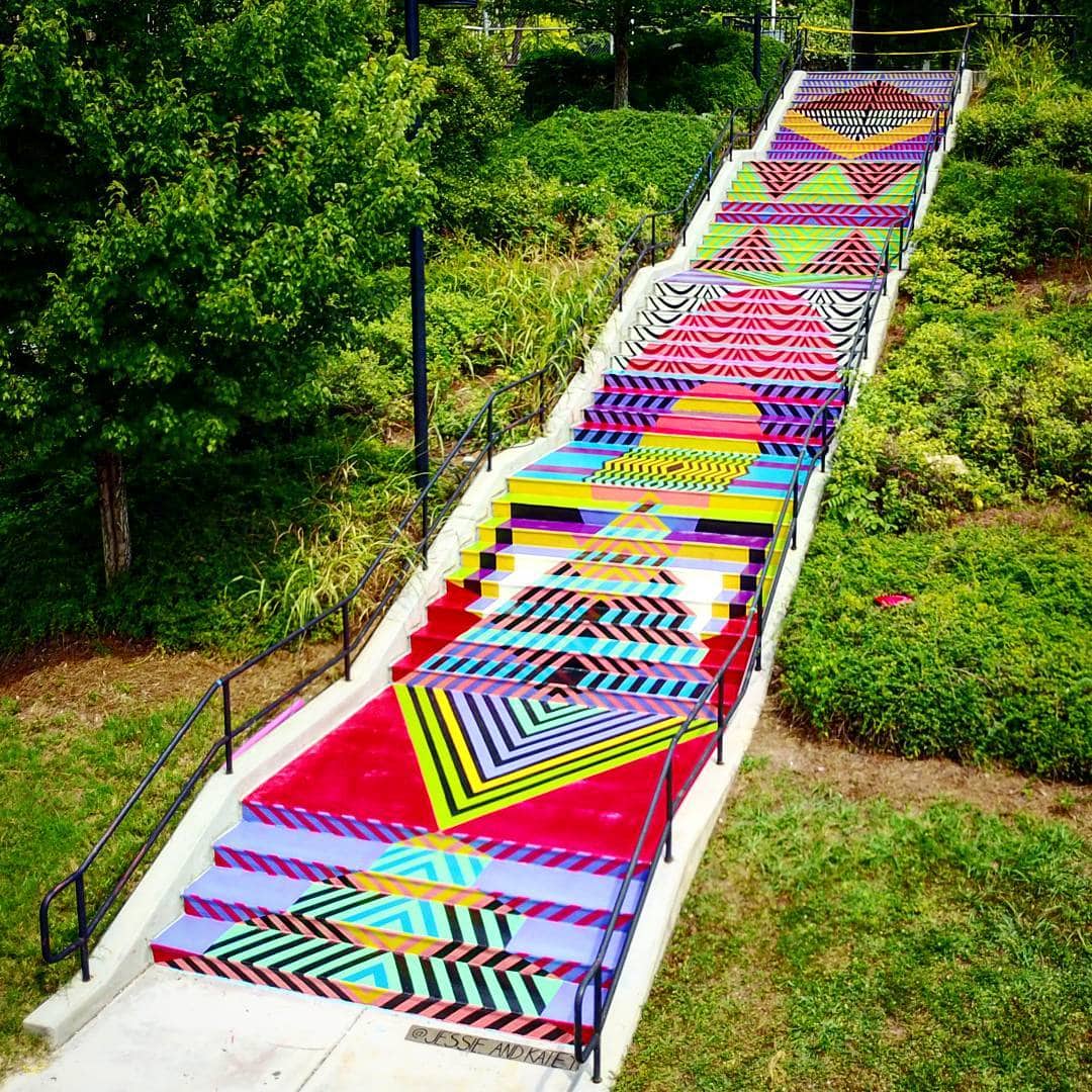 Artists Jessie and Katey bring life and colors into an old and boring structure