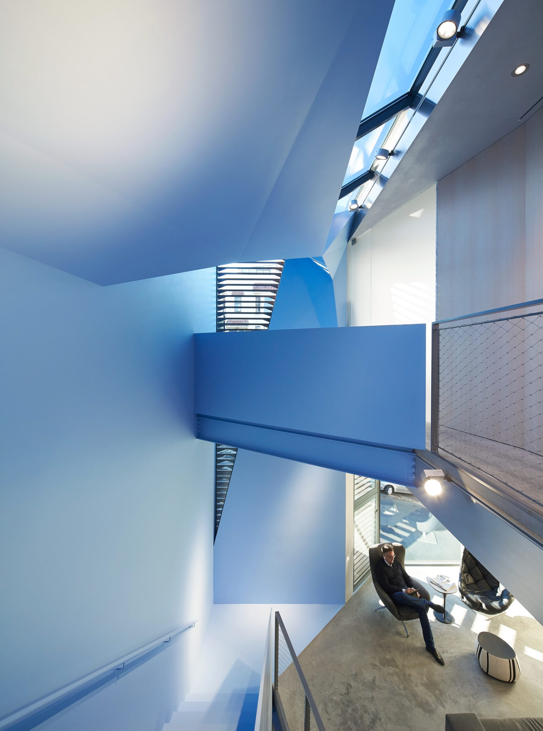 OPA's unique home hides a beautiful blue interior OPA 412 Lombard St San Fransisco ©HuftonCrow 035