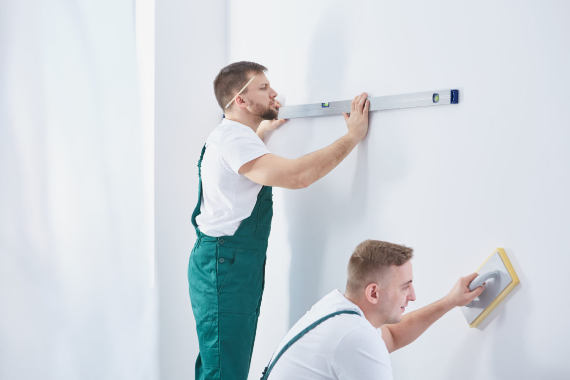 men and home renovation PM8PJAC