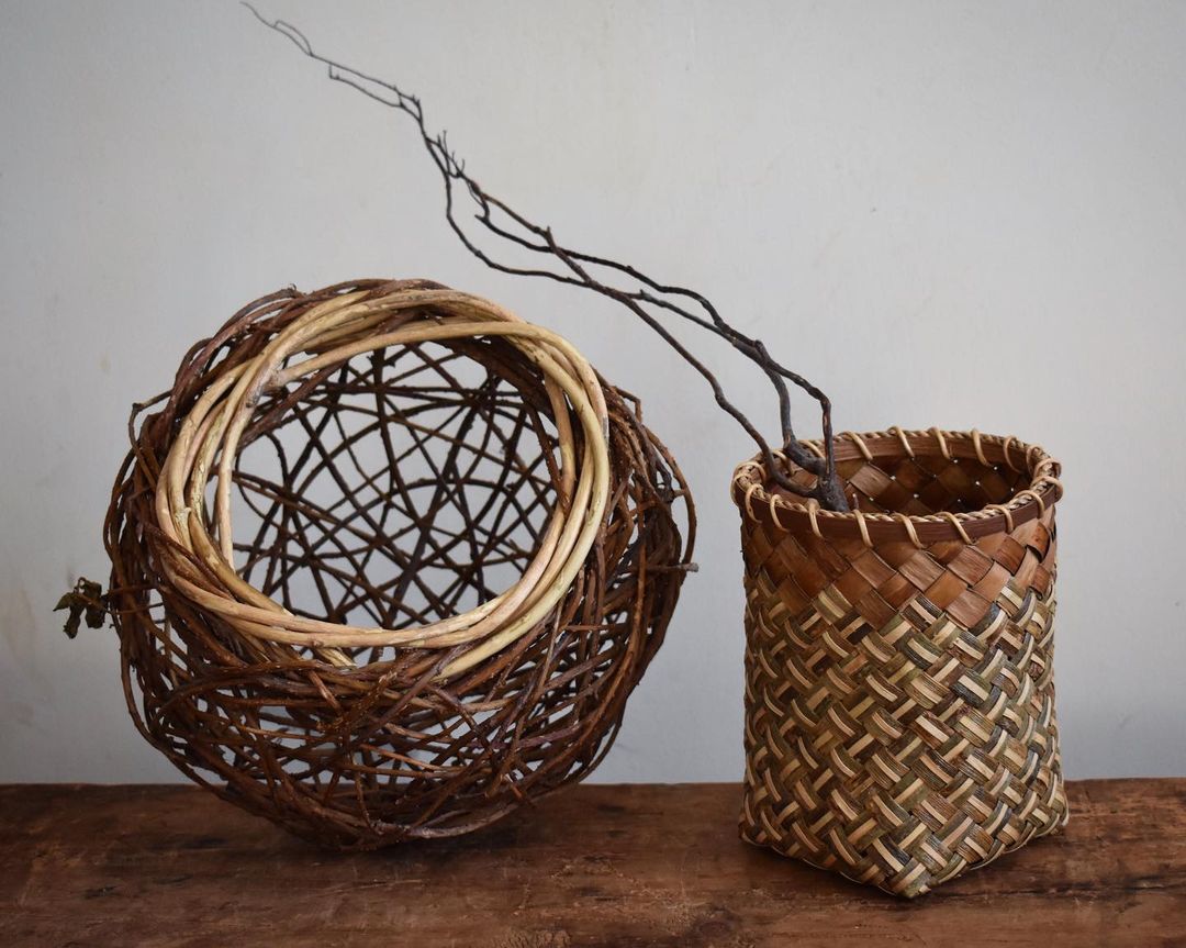 Suzie Grieve creates Hand-Woven Baskets from Natural Materials