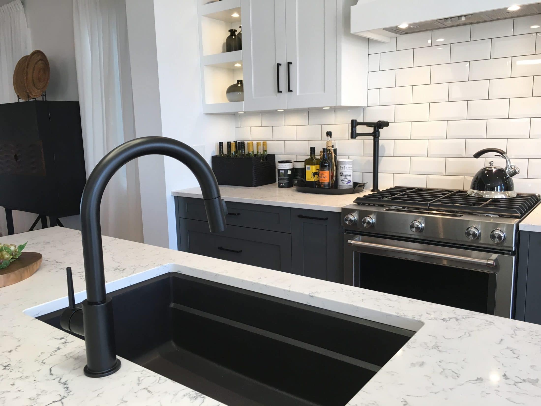 Pros And Cons Of Granite Composite Sinks FREEYORK   Modern Kitchen Design Undermount Black Sink And B 2021 09 01 09 51 43 Utc Scaled 