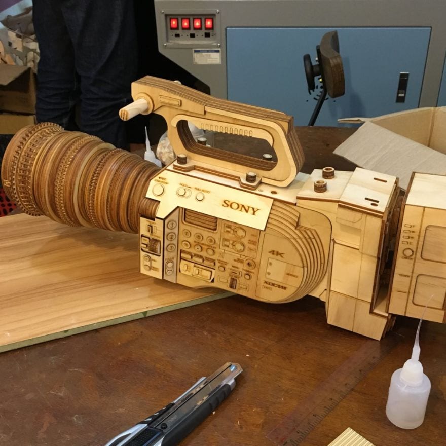 Wooden Camera Models: Vietnamese Artist Whose Wooden Products Are Magnificent