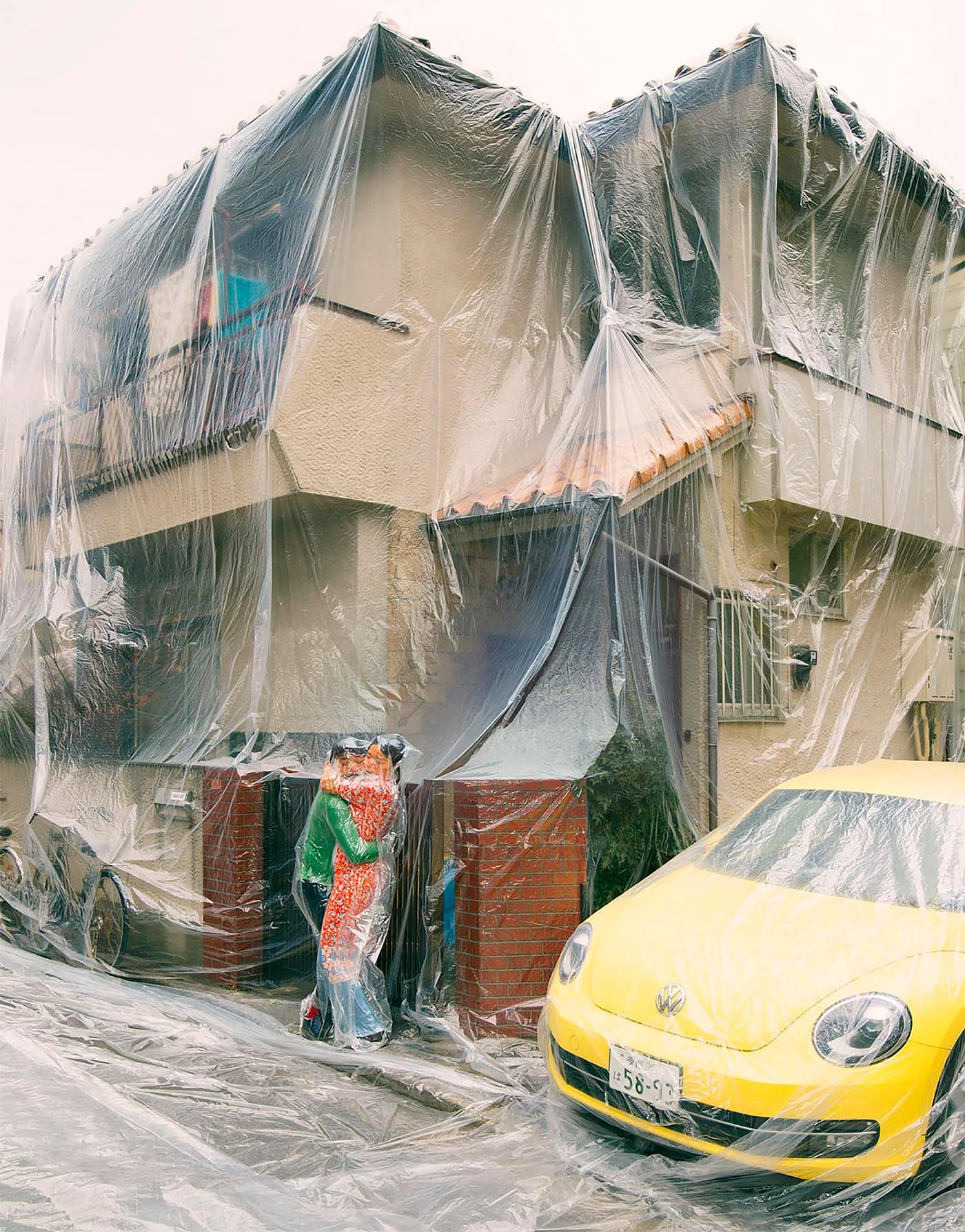 "Flesh Love Returns" - Japanese Photographer Haruhiko Kawaguchi's Surreal Vacuum-Sealed Photography